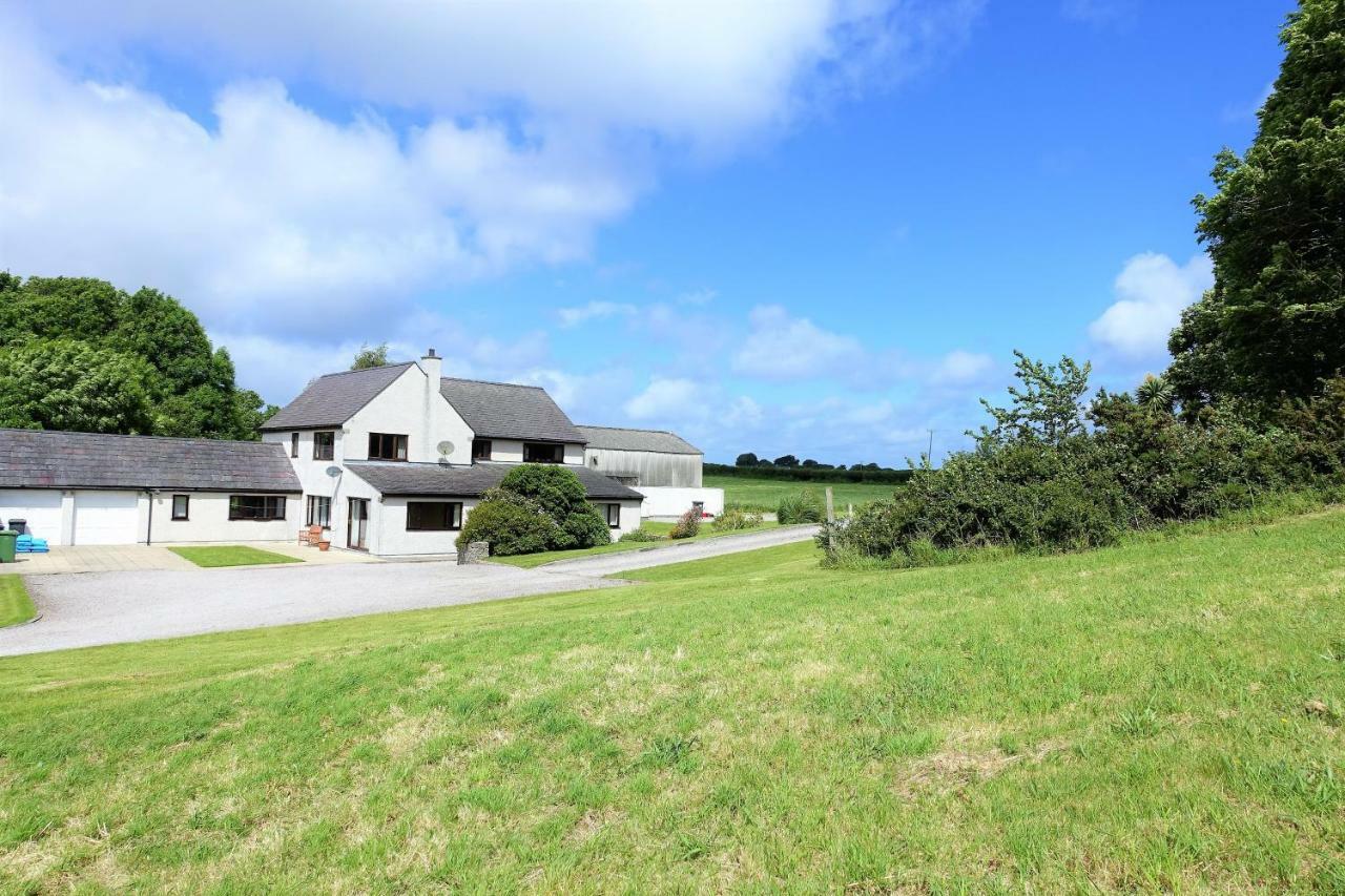 Tyddyn Crwn Country-House Apartments Beaumaris Kültér fotó