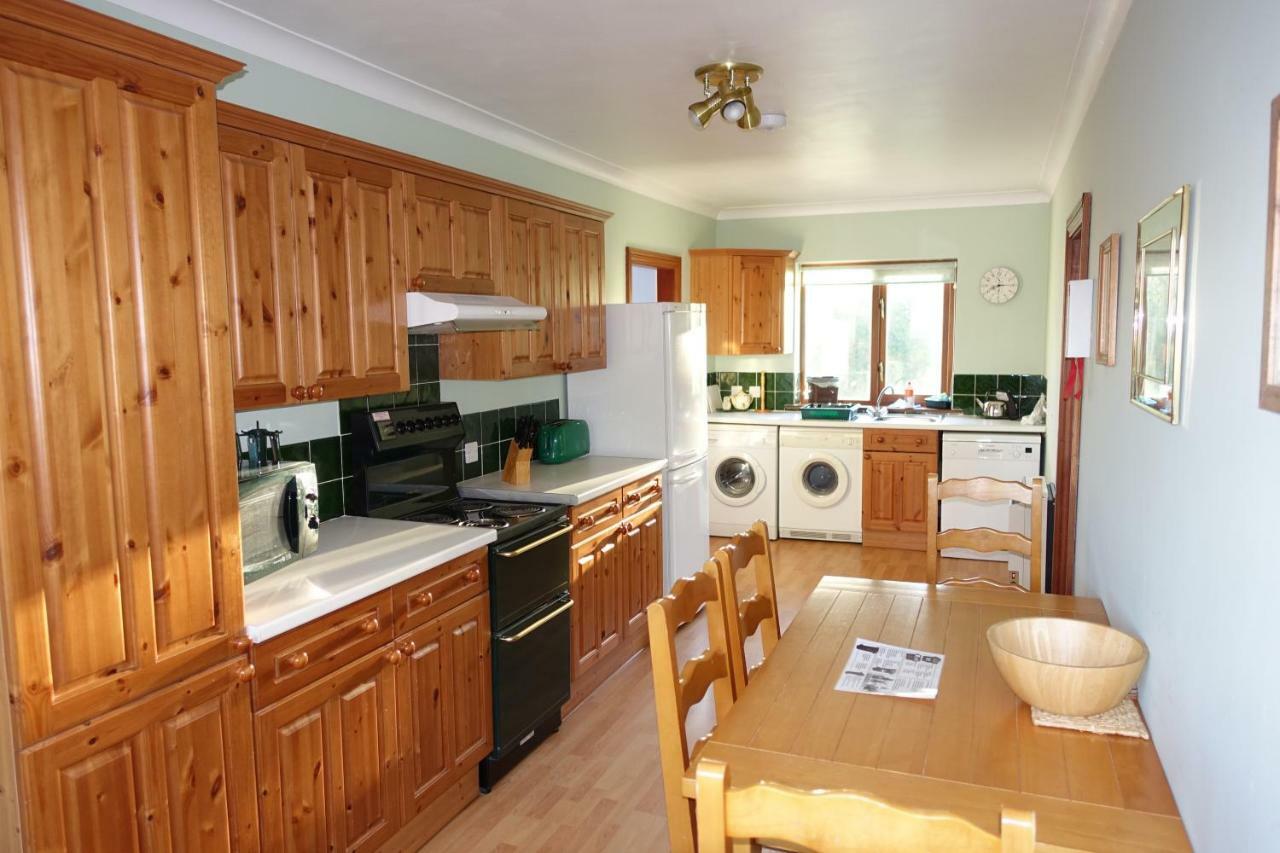 Tyddyn Crwn Country-House Apartments Beaumaris Kültér fotó